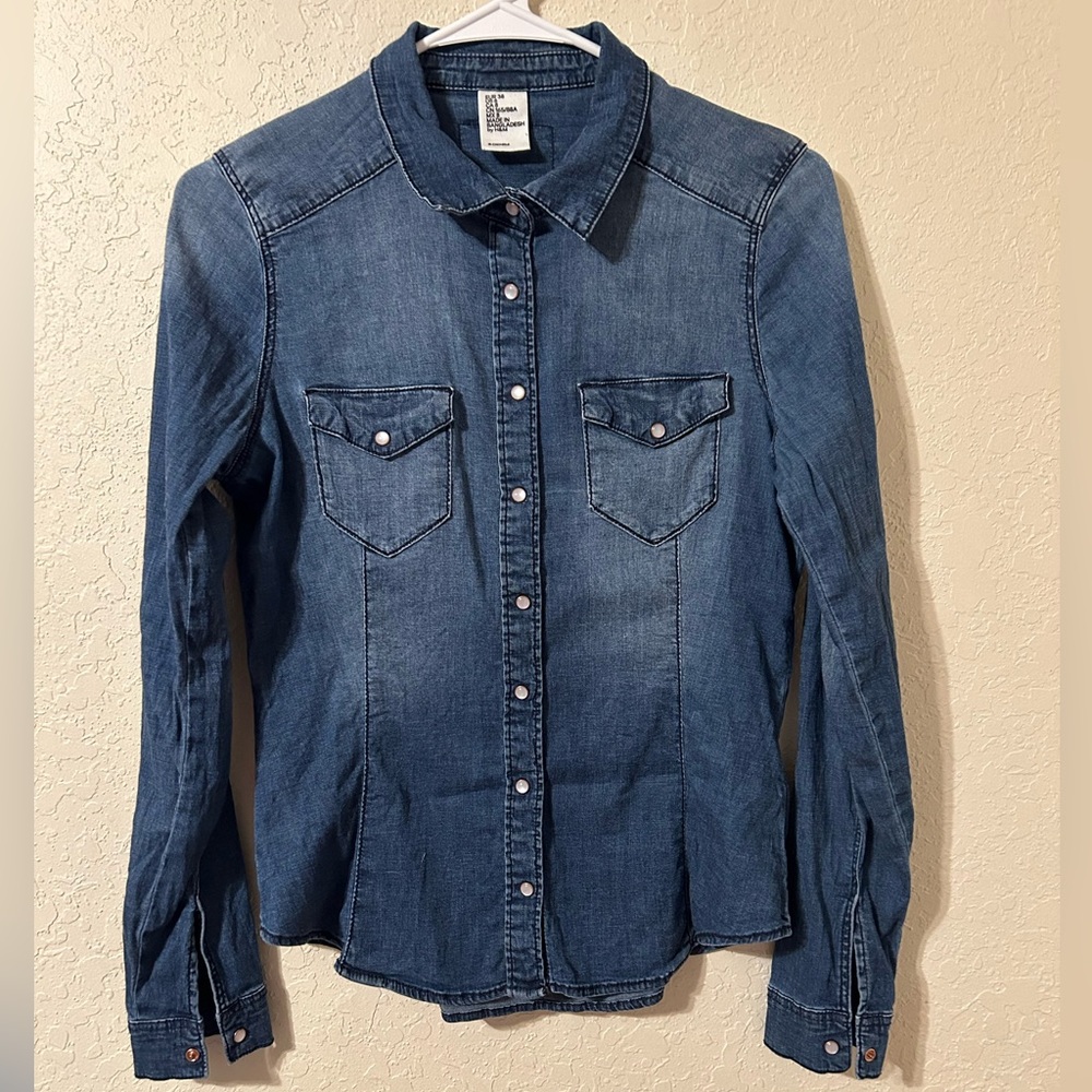 💙Bundle of Two H&M Denim Tops💙